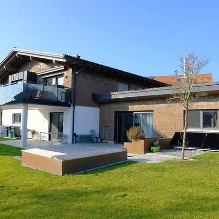 Weitblick - Zwei Schlafzimmer - Terrasse - Kamin * Wangen im Allgäu